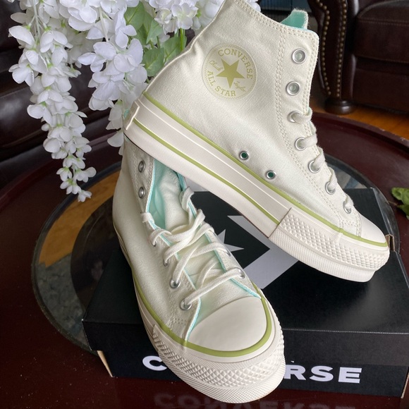 Converse Shoes - NWT Converse High Top Platform Sneakers